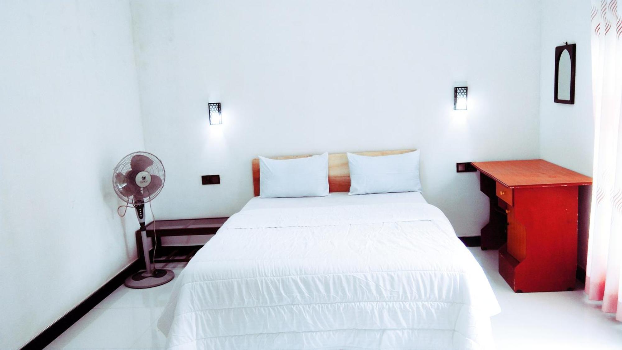 Homestay Hushwood Family House *