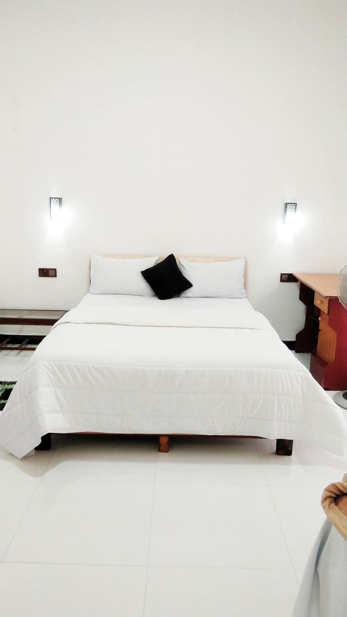Hushwood Family House Homestay